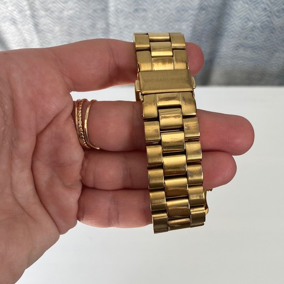 Michael Kors Stop Hunger Watch - Picture 3 of 4